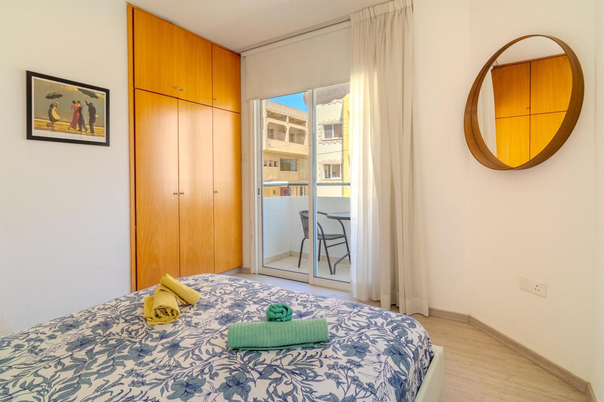 Helios Mackenzie One Bedroom Flat Lárnaka Eksteriør bilde